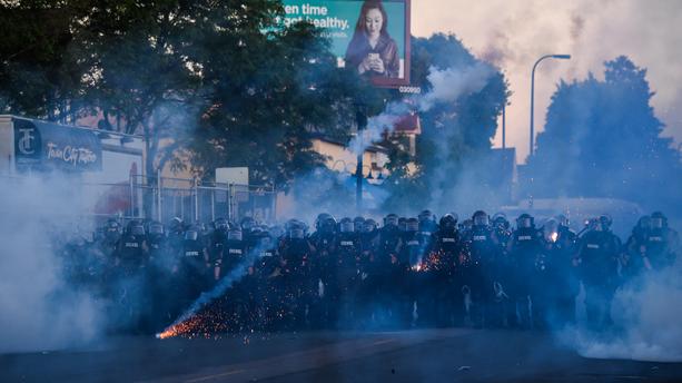 Mort de George Floyd: les manifestations violentes continuent malgré les couvre-feux