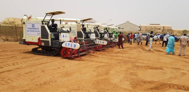 Moussa BALDÉ en visite dans la vallée : "Le Sénégal veut produire 80% de ses besoins alimentaires durant le prochain hivernage" Moussa BALDÉ en visite dans la vallée : "Le Sénégal veut produire 80% de ses besoins alimentaires durant le prochain hivernage"