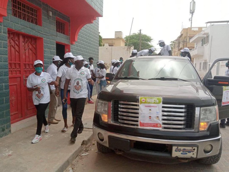 RIPOSTE CONTRE LA COVID-19 : les jeunes du Docteur Ahmadou DIA sur le terrain (photos) RIPOSTE CONTRE LA COVID-19 : les jeunes du Docteur Ahmadou DIA sur le terrain (photos)