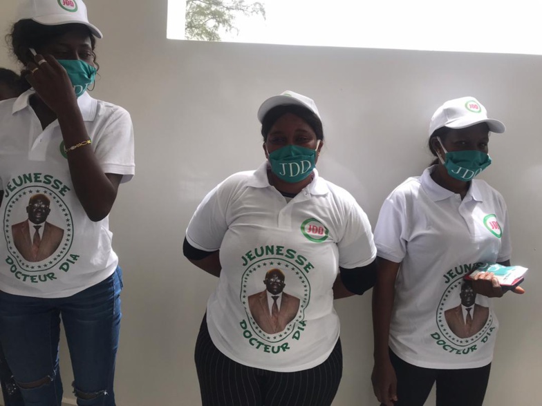 RIPOSTE CONTRE LA COVID-19 : les jeunes du Docteur Ahmadou DIA sur le terrain (photos) RIPOSTE CONTRE LA COVID-19 : les jeunes du Docteur Ahmadou DIA sur le terrain (photos)