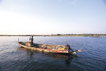 L'Agence de gestion et d’exploitation de la navigation sur le fleuve Sénégal annonce la construction d’un port fluvio-maritime à Saint-Louis. L'Agence de gestion et d’exploitation de la navigation sur le fleuve Sénégal annonce la construction d’un port fluvio-maritime à Saint-Louis.