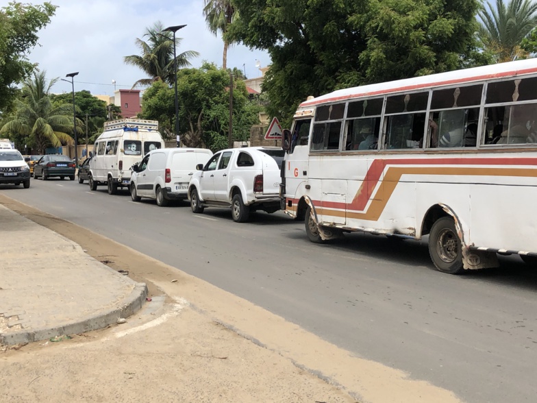 Urgent - Inondations- Manifestations : des jeunes bloquent la RN2 à Darou