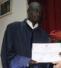 Média: Pape Cheikh Sylla, licencié de la Télé Saint Louis (TSL). Média: Pape Cheikh Sylla, licencié de la Télé Saint Louis (TSL).