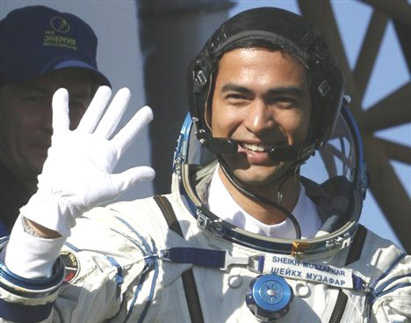 VIDEO| Un astronaute musulman réalise l'adhan et fait la prière dans l'espace.