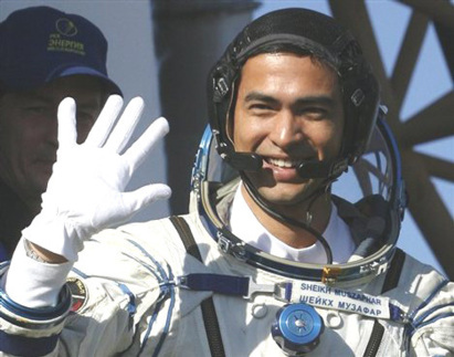 VIDEO| Un astronaute musulman réalise l'adhan et fait la prière dans l'espace. VIDEO| Un astronaute musulman réalise l'adhan et fait la prière dans l'espace.