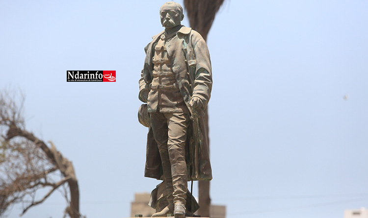 Saint-Louis : la place Faidherbe débaptisée … Saint-Louis : la place Faidherbe débaptisée …