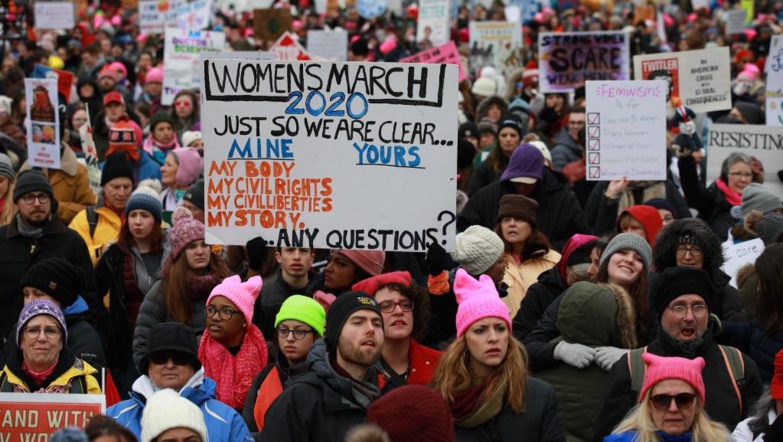 Des milliers de femmes manifestent contre Trump aux États-Unis Des milliers de femmes manifestent contre Trump aux États-Unis