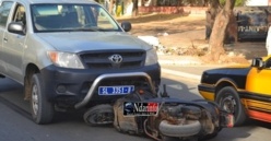 Drame à Corniche : Un scooter se heurte contre un véhicule 4X4, un enfant blessé.(Vidéo)