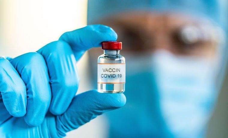 Le vaccin Pfizer/BioNTech approuvé au Royaume-Uni et disponible “dès la semaine prochaine”