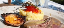 Filet d’Agneau aux 4 Epices, Purée de Patate Douce et Confiture de Poivron Filet d’Agneau aux 4 Epices, Purée de Patate Douce et Confiture de Poivron