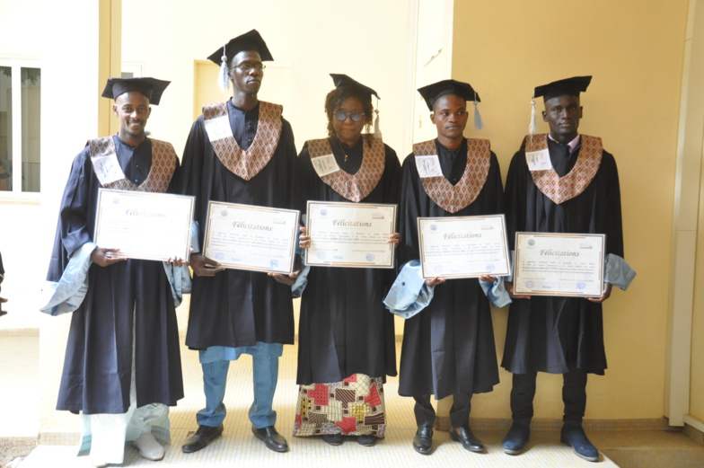 UGB : Cinq doctorants promus au grade de docteur en Sciences de Gestion (photos) UGB : Cinq doctorants promus au grade de docteur en Sciences de Gestion (photos)