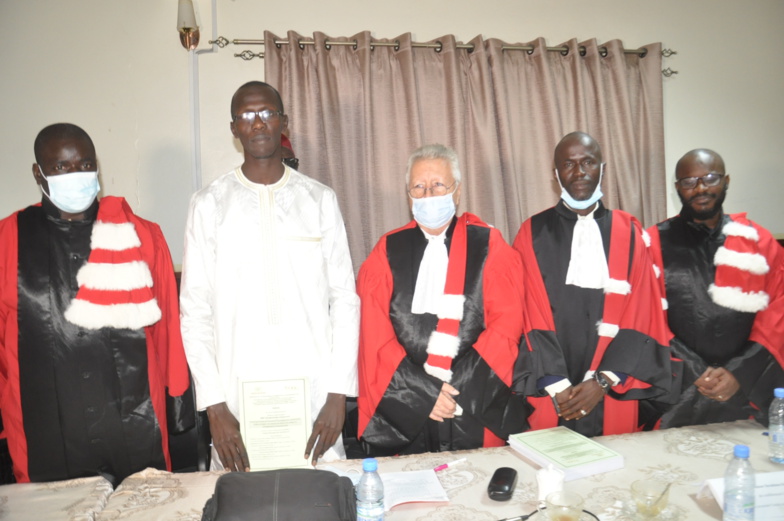 UGB : Cinq doctorants promus au grade de docteur en Sciences de Gestion (photos) UGB : Cinq doctorants promus au grade de docteur en Sciences de Gestion (photos)