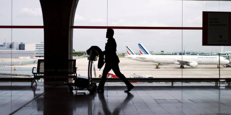 Virus : l'UE appelle à limiter les voyages face à une situation "très grave" Virus : l'UE appelle à limiter les voyages face à une situation "très grave"