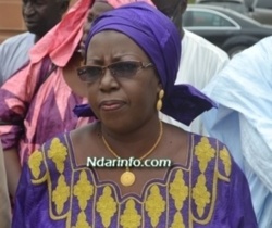Macky Sall au ministre Khoudia Mbaye : «Deegnaa dangadoon yaaba*» Macky Sall au ministre Khoudia Mbaye : «Deegnaa dangadoon yaaba*»
