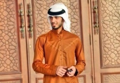 L'Arabie saoudite l'expulse parce qu'il est trop beau L'Arabie saoudite l'expulse parce qu'il est trop beau