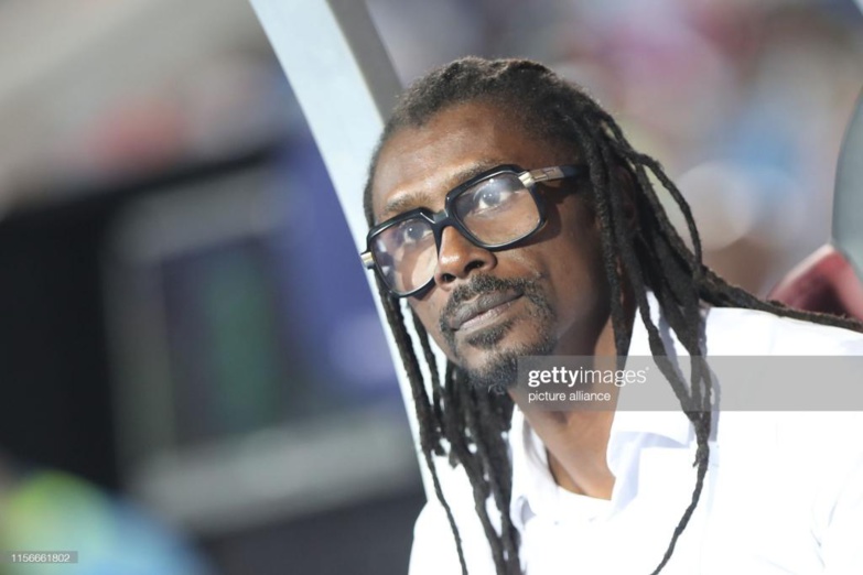 Urgent : la France décide de bloquer les joueurs hors pays de l'Union Européenne Urgent : la France décide de bloquer les joueurs hors pays de l'Union Européenne