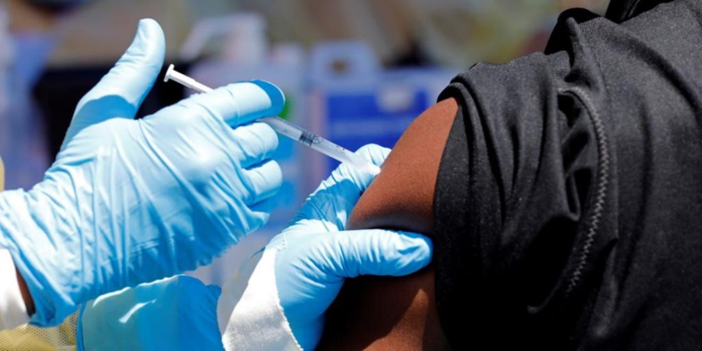 "300 personnels de santé ont été vaccinés avec l'AstraZeneca"