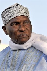 Me Olivier Sur décrit les conditions de vie de Abdoulaye Wade à Versailles. Me Olivier Sur décrit les conditions de vie de Abdoulaye Wade à Versailles.