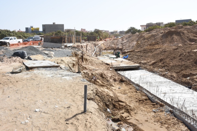 Lutte contre les inondations : En visite à Keur Massar, le ministre Oumar GUEYE se dit satisfait du niveau d'exécution des travaux (photos) Lutte contre les inondations : En visite à Keur Massar, le ministre Oumar GUEYE se dit satisfait du niveau d'exécution des travaux (photos)