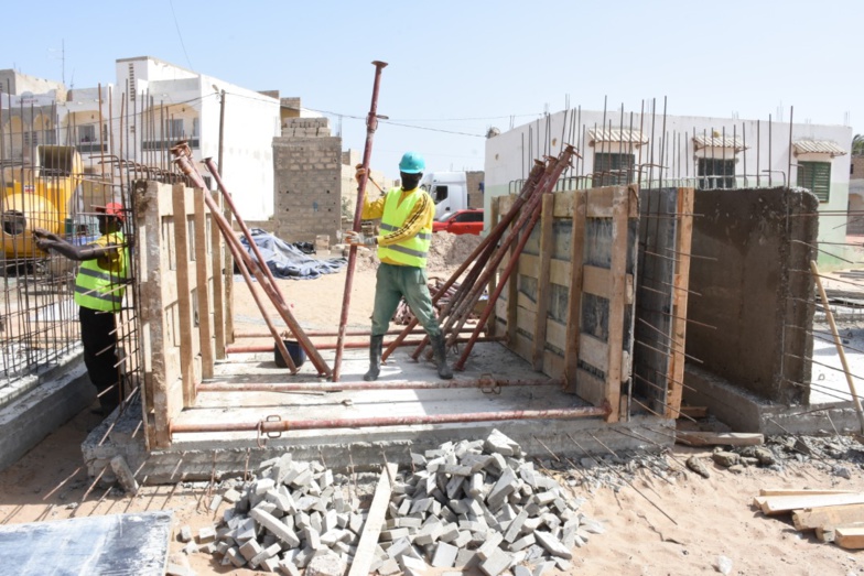 Lutte contre les inondations : En visite à Keur Massar, le ministre Oumar GUEYE se dit satisfait du niveau d'exécution des travaux (photos) Lutte contre les inondations : En visite à Keur Massar, le ministre Oumar GUEYE se dit satisfait du niveau d'exécution des travaux (photos)