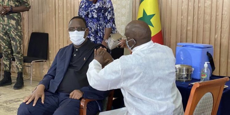 Covid-19 : Macky Sall annonce la production de vaccins par le Sénégal
