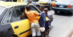 Saint-Louis : Un talibé fauché par une moto Jakarta à Léona. Saint-Louis : Un talibé fauché par une moto Jakarta à Léona.