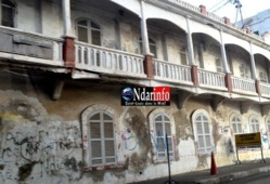 Saint-Louis : Une partie de la préfecture risque de s’affaisser. Saint-Louis : Une partie de la préfecture risque de s’affaisser.