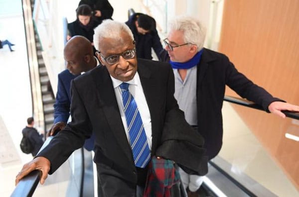 Retour de Lamine Diack au Sénégal : La famille s'en réjouit et remercie tous les sénégalais. Retour de Lamine Diack au Sénégal : La famille s'en réjouit et remercie tous les sénégalais.