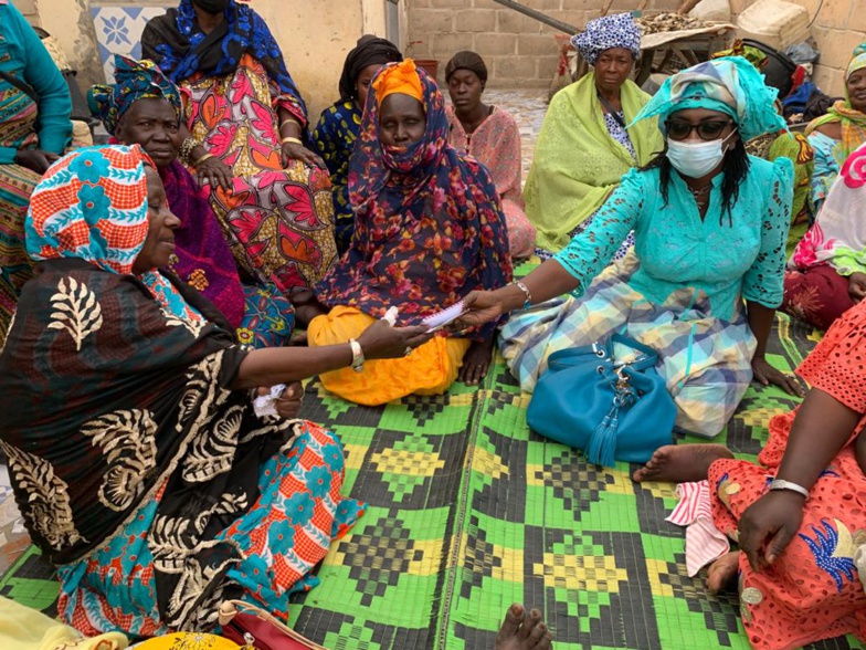 Œuvres solidaires : Mme Dieynaba NDIAYE au chevet des familles démunies (photos)