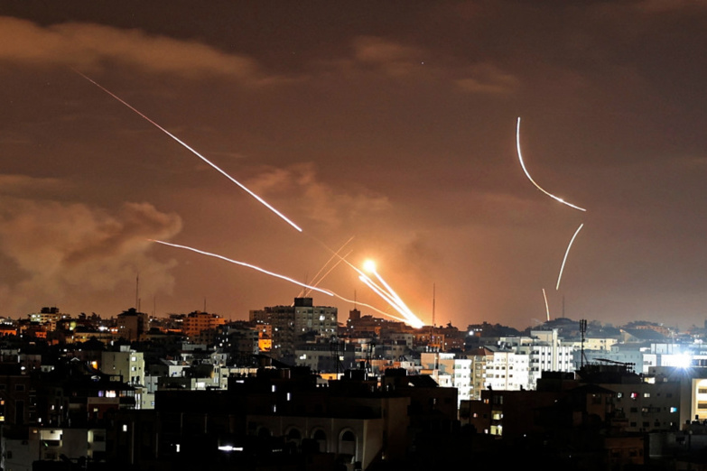 L'armée israélienne bombarde l'immeuble des médias Al-Jazira et Associated Press