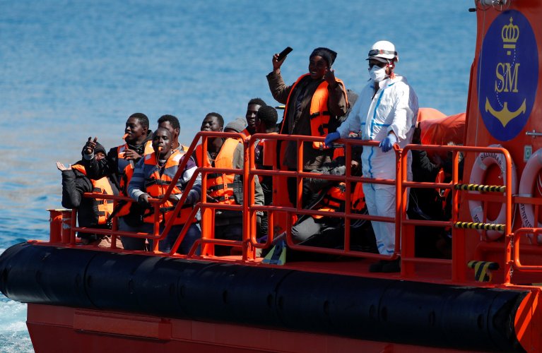 Espagne: le nombre de migrants arrivés depuis le Maroc lundi à Ceuta grimpe à 5 000