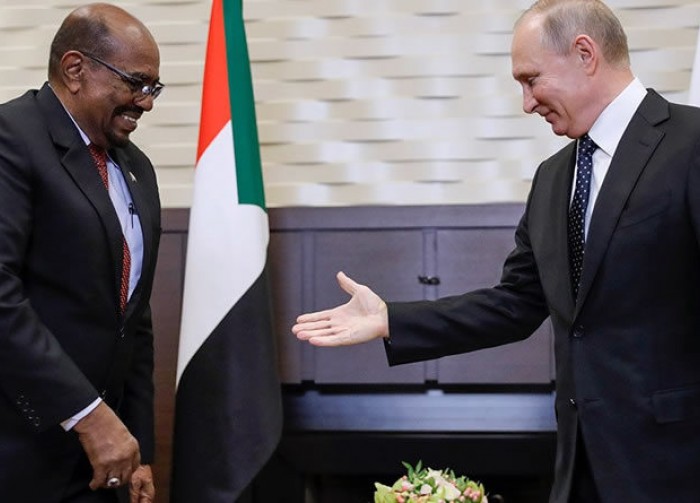 Macron veut fermer la porte du Soudan à Vladimir Poutine