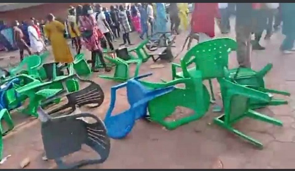 Touba : Plusieurs blessés lors d'affrontements entre militants de l'APR et de REWMI Touba : Plusieurs blessés lors d'affrontements entre militants de l'APR et de REWMI