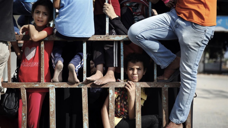 Plus de 52.000 Palestiniens déplacés à Gaza. Près de 450 bâtiments détruits par les raids israeliens