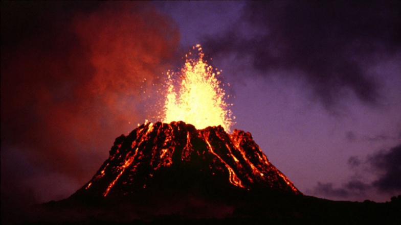 Eruption du volcan Nyiragongo en RDC: une coulée de lave a atteint l'aéroport de Goma