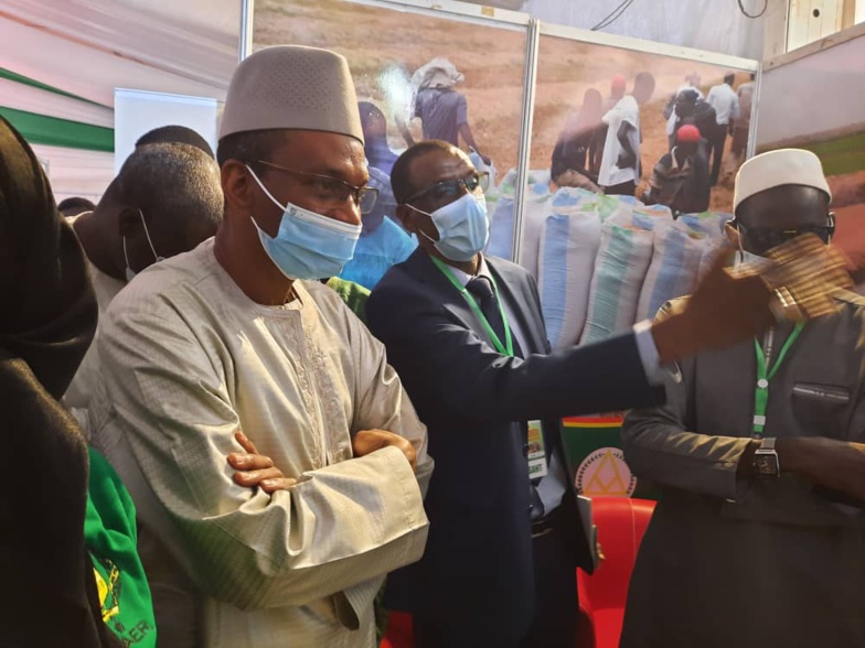 PHOTOS | FIARA 2021: Aboubacry SOW échange avec les exposants du Nord PHOTOS | FIARA 2021: Aboubacry SOW échange avec les exposants du Nord