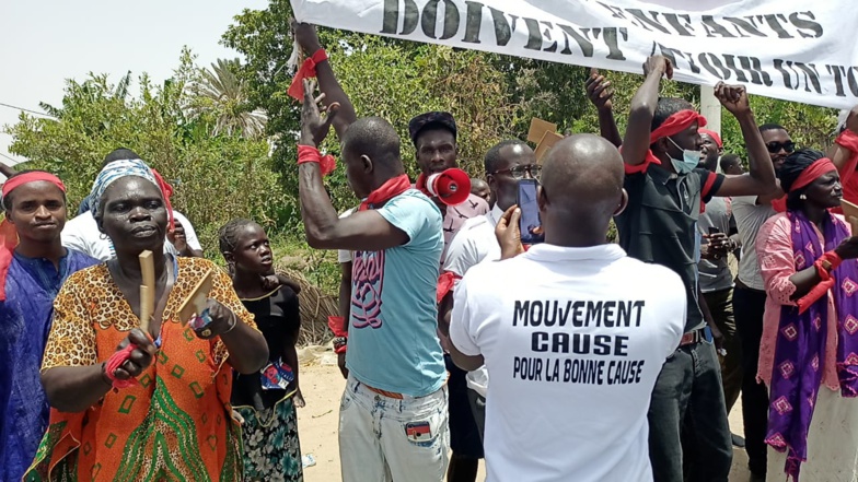 Visite de Macky SALL à Saint-Louis : Brassards rouges au croisement de BANGO (vidéo)