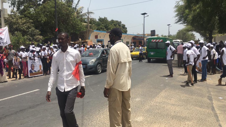 Visite de Macky SALL à Saint-Louis : Brassards rouges au croisement de BANGO (vidéo)