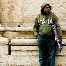 Impact de la crise économique sur le circuit du transfert d'argent: des centaines de millions quittent le Nord Sénégal pour assister les migrants en l’Europe Impact de la crise économique sur le circuit du transfert d'argent: des centaines de millions quittent le Nord Sénégal pour assister les migrants en l’Europe