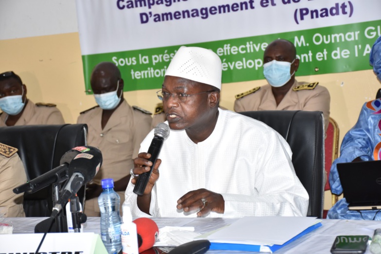 Restitution des conclusions de la mission d'information parlementaire : Oumar Guèye vante les réalisations du Programme décennal de Lutte contre les Inondations.