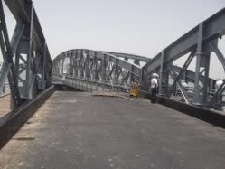 Ouverture de la travée tournante du pont Faidherbe dans la nuit du samedi. Ouverture de la travée tournante du pont Faidherbe dans la nuit du samedi.