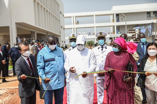 Visite présidentielle : Macky Sall a inauguré l’Institut Supérieur d’Enseignement Professionnel de Diamniadio Visite présidentielle : Macky Sall a inauguré l’Institut Supérieur d’Enseignement Professionnel de Diamniadio