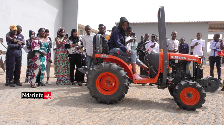 Saint-Louis : Une cinquantaine de jeunes à l’école du machinisme agricole (vidéo) Saint-Louis : Une cinquantaine de jeunes à l’école du machinisme agricole (vidéo)