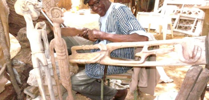 Peintre, sculpteur, photographe, poète … : Keïta Le Blanc, un artiste Saint-Louisien aux mille facettes Peintre, sculpteur, photographe, poète … : Keïta Le Blanc, un artiste Saint-Louisien aux mille facettes