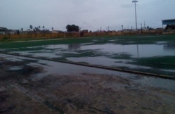 Saint-Louis: Le stade Me Babacar Seye inondé, plusieurs matchs annulés. Saint-Louis: Le stade Me Babacar Seye inondé, plusieurs matchs annulés.