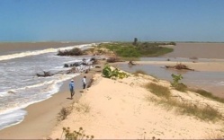 Saint-Louis, cidade histórica do Senegal, está ameaçada pelo mar