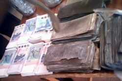 Des faux billets et fausses pièces circulent à Saint-Louis. Des faux billets et fausses pièces circulent à Saint-Louis.
