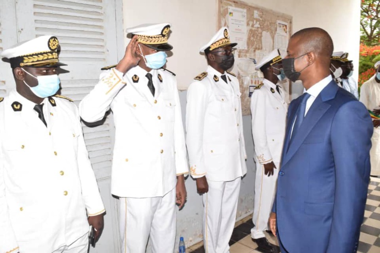Saint-Louis : Le nouveau gouverneur installé dans ses fonctions (photos) Saint-Louis : Le nouveau gouverneur installé dans ses fonctions (photos)