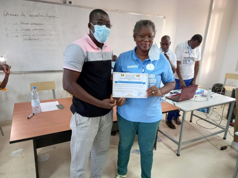 Saint-Louis: 80 auxiliaires de la médecine du sport ont reçu leurs diplômes Saint-Louis: 80 auxiliaires de la médecine du sport ont reçu leurs diplômes