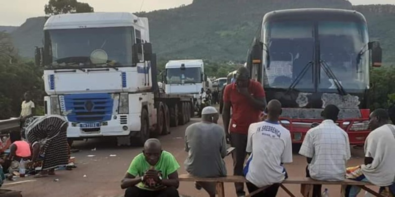 Les camions maliens font rentrer 253 milliards dans l'économie sénégalaise (responsable) Les camions maliens font rentrer 253 milliards dans l'économie sénégalaise (responsable)